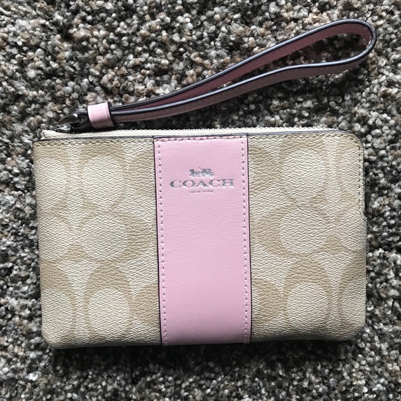 Coach Wristlet NWT Small - Picture 1 of 2